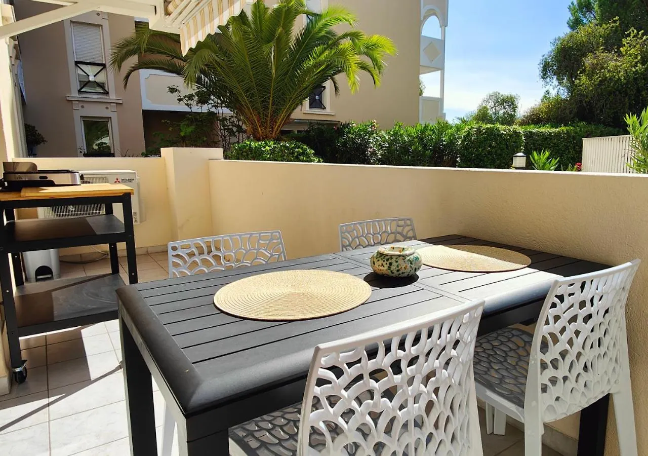 Διαμέρισμα Le Victoria-Centre Ville-Piscine-Parking Prive-Wi-Fi Ιέρ